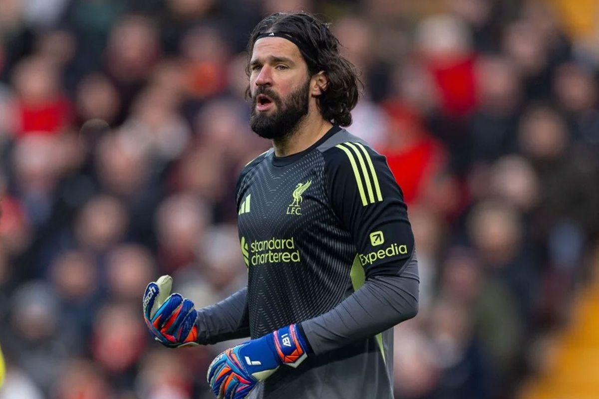 Alisson Liverpool'da kalacak mı? Son kararını verdi