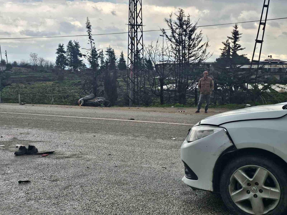 Antakya'da otomobille çarpışan motosikletin sürücüsü hayatını kaybetti