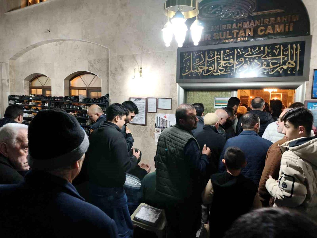 Aydın'da Kadir Gecesi'nde camiler doldu taştı