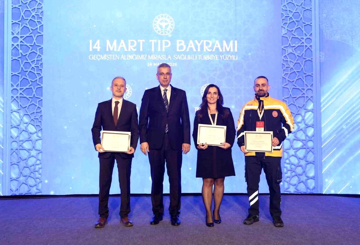 Düzceli sağlık çalışanlarına Bakandan teşekkür belgesi