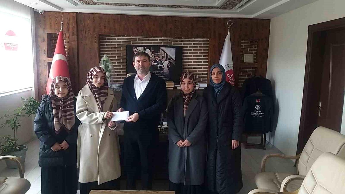 Hafızlık eğitimi öğrencilerinden Filistin'e bağış