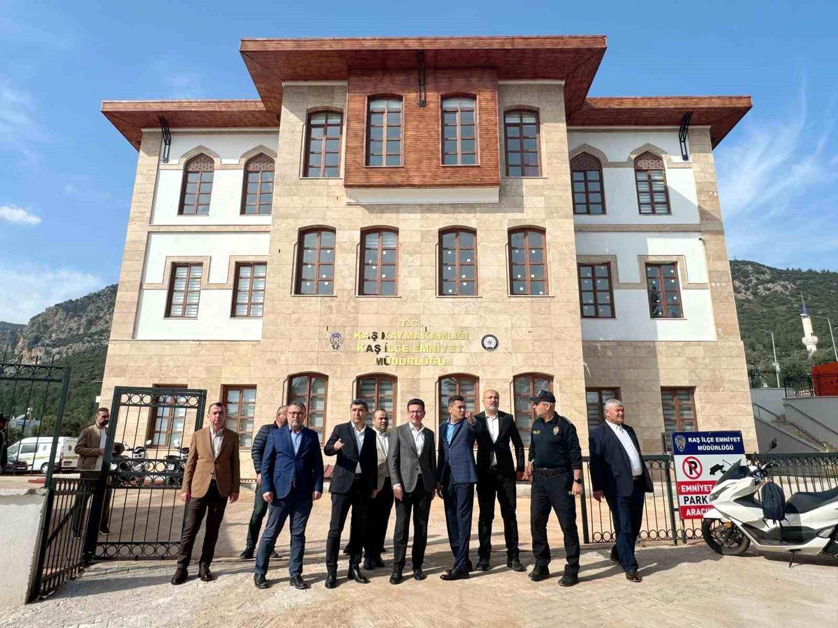 Kaş'a modern hükümet konağı