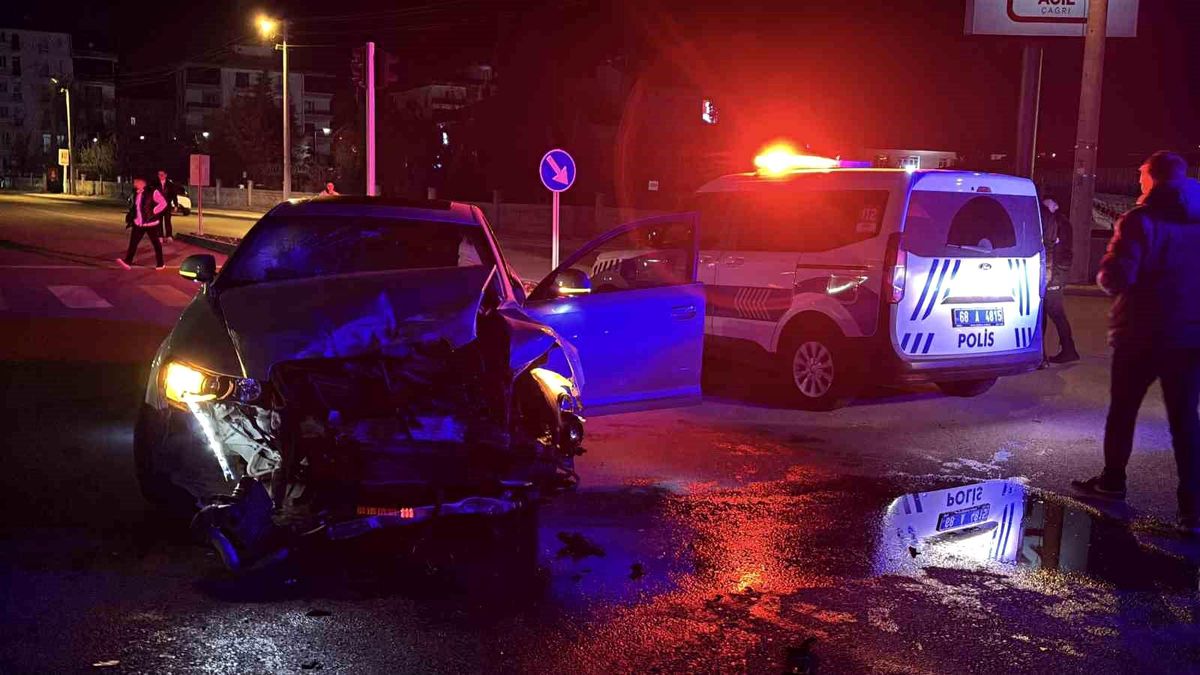Aksaray'da kuzenler çarpıştı: 1 yaralı