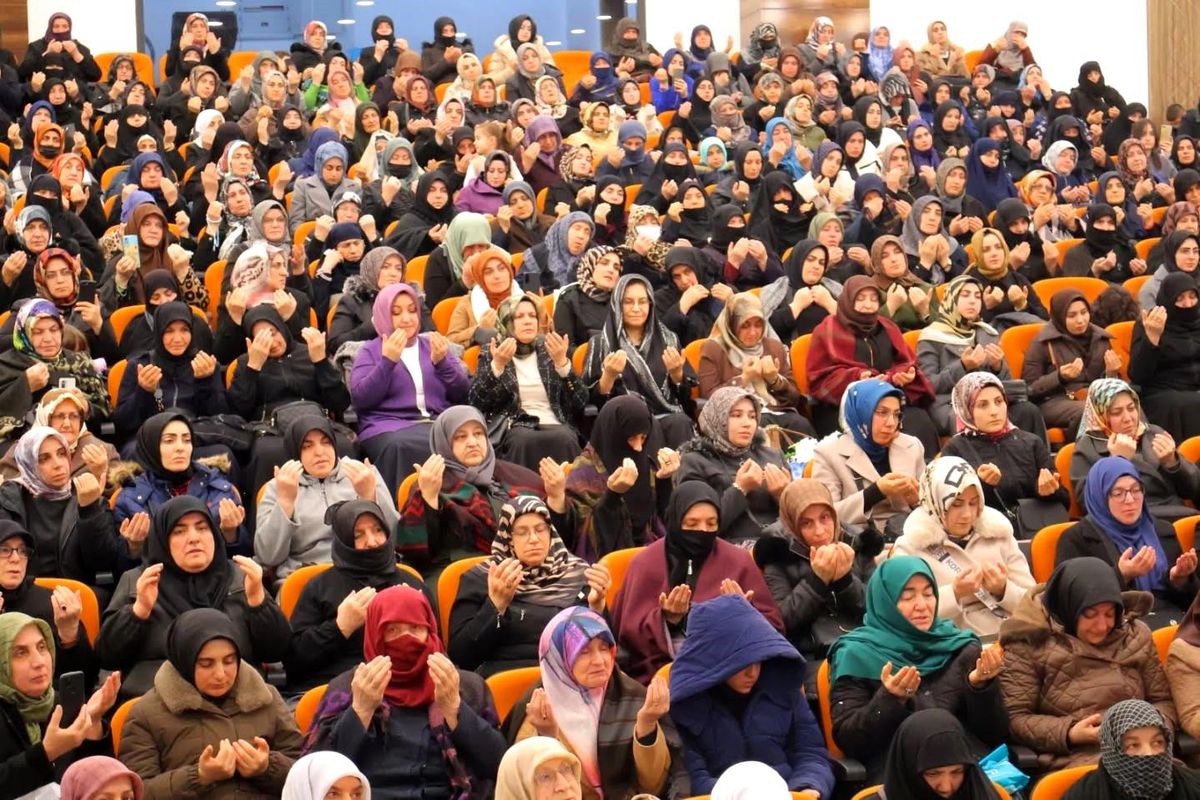 Bayburt'ta kadınlara yönelik Kadir Gecesi programı düzenlendi