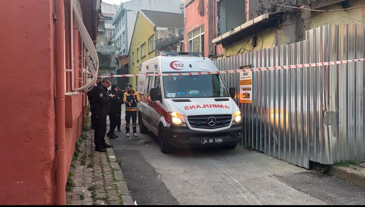 Beyoğlu'nda çıkan yangında 1 yaşındaki bebek hayatını kaybetti, 2 kişi yaralandı