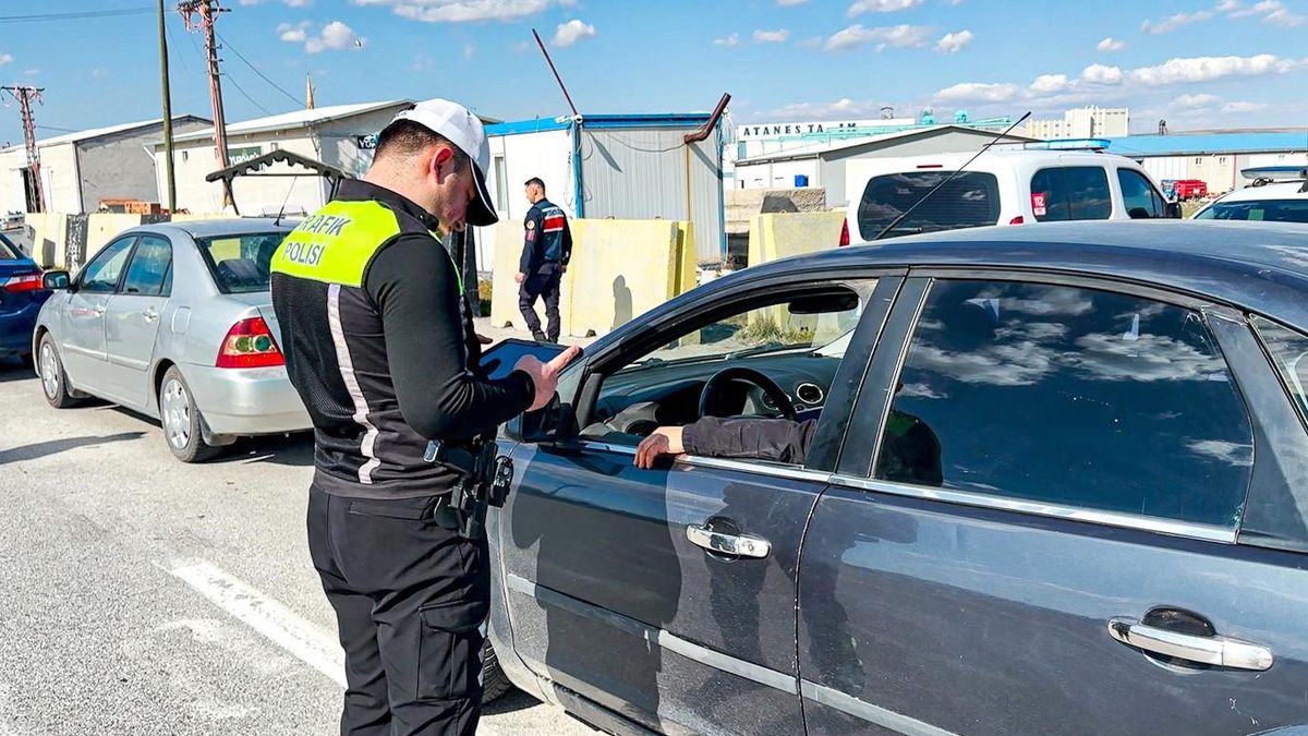 Çorum'da polis ekipleri bayram öncesi denetimlerini arttırdı