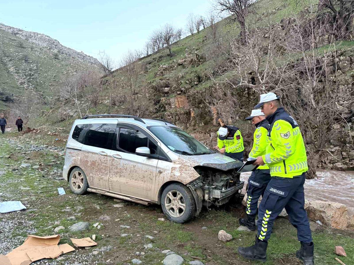 Derecik'te trafik kazası: 1 yaralı