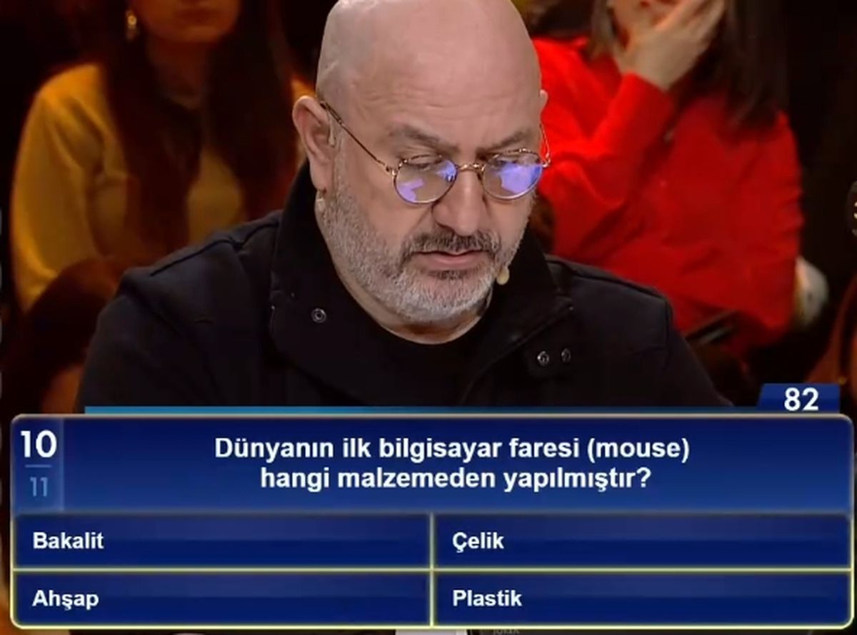 Dünyanın ilk bilgisayar faresi (mouse) hangi malzemeden yapılmıştır?
