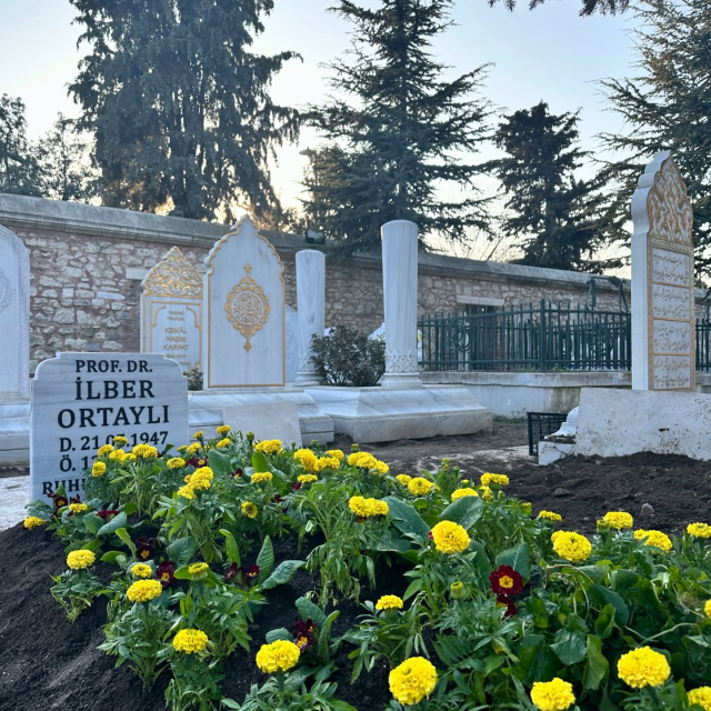 ilber ortaylinin kabrine anava 19664498 9620 1 m