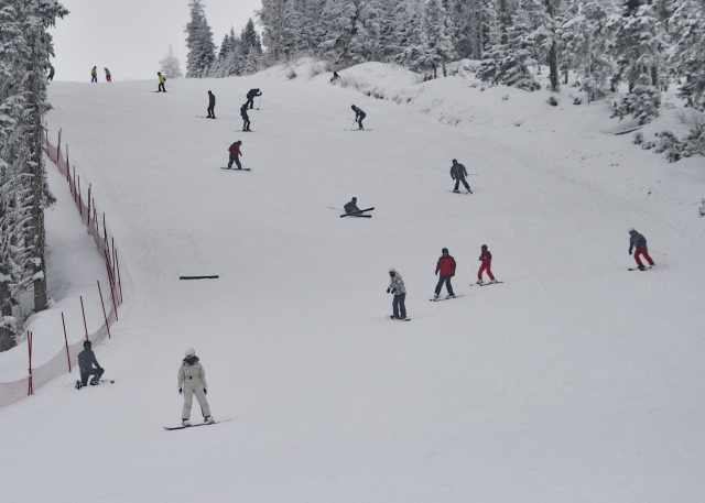 ilgaz dagi bayram tatilinde kayak severleri 19666534 8309 m