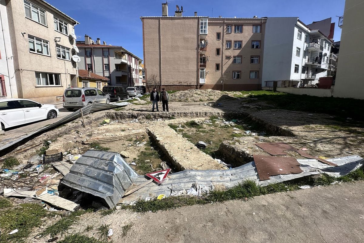 160 bin TL'ye satın aldığı arsada tarihi cami kalıntıları çıktı, eli kolu bağlandı