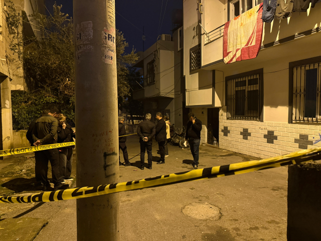 sokak ortasinda silahli kavga 19665507 7633 2 m