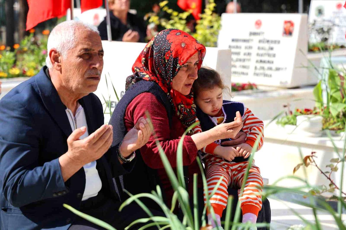 Adana'da şehitler unutulmadı