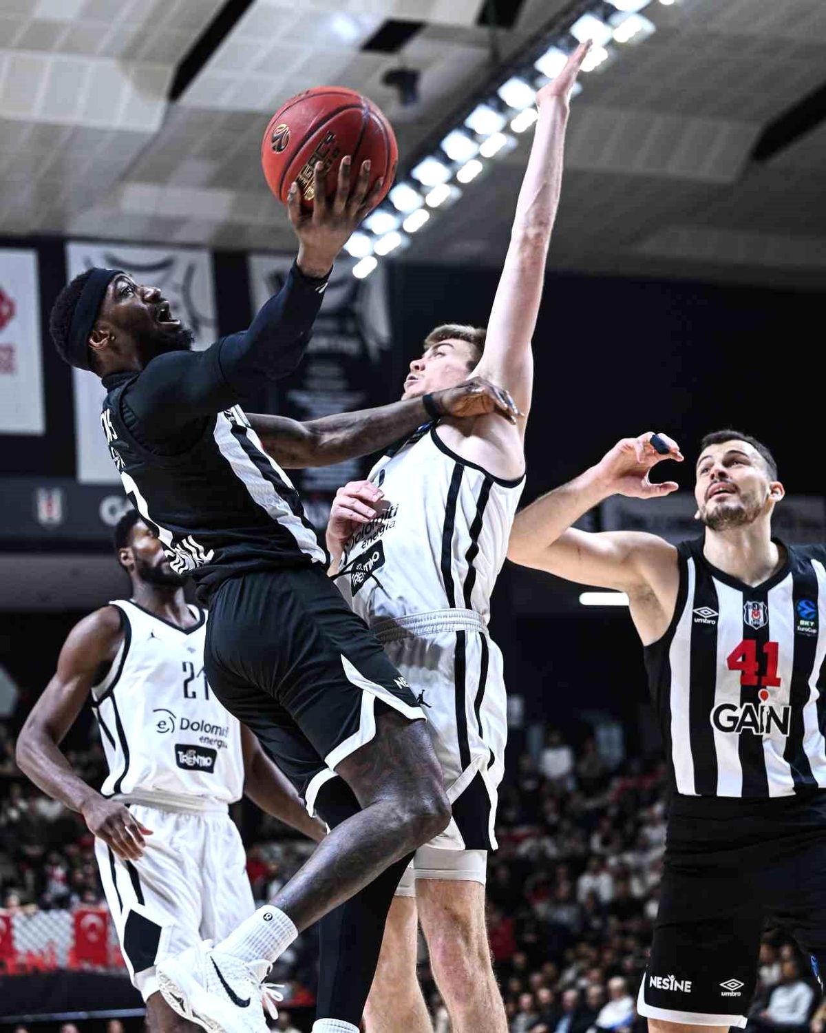 Beşiktaş, EuroCup'ta yarı finale yükseldi