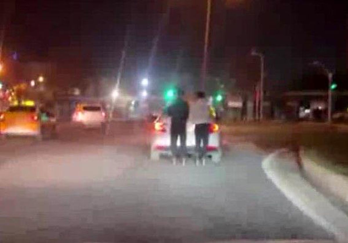 Diyarbakır'da patenli gençlerin tehlikeli yolculuğu