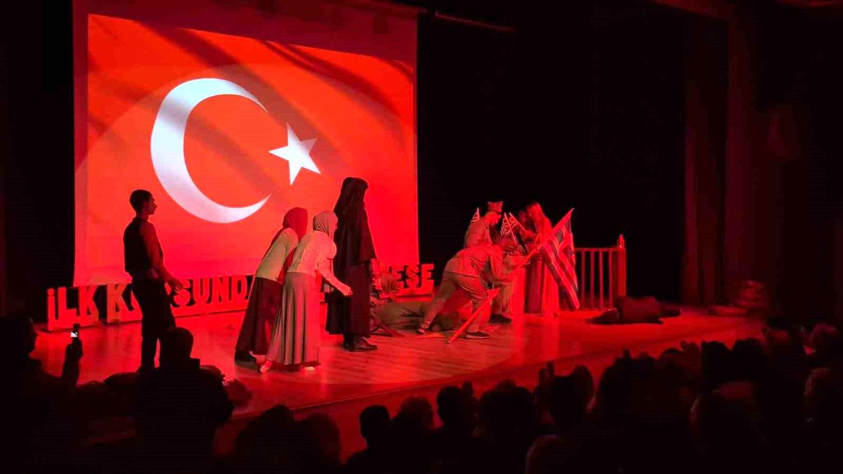 Düzce'de şehitleri anma programı duygulandırdı