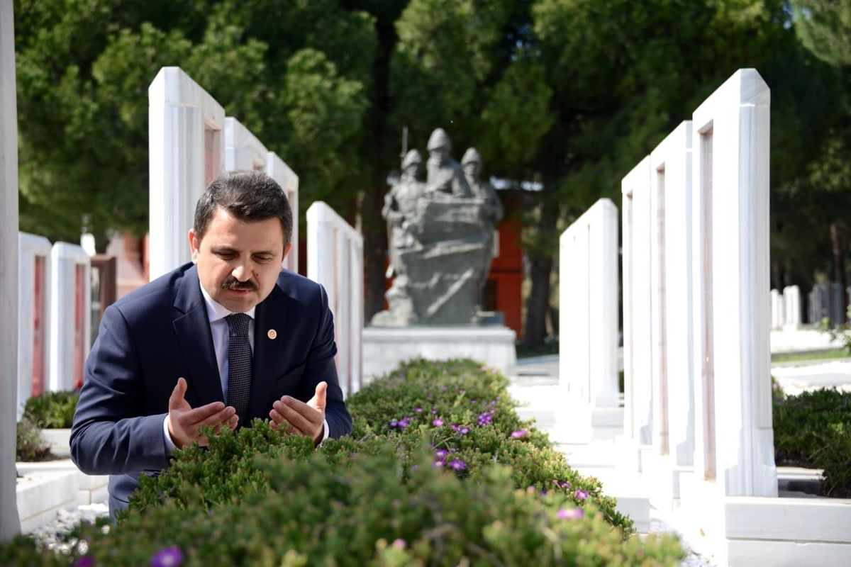 Gelibolu Tarihi Alan Başkanı Kaşdemir: "Çanakkale ruhu, bu aziz milletin kalbinde ebediyen var olsun"