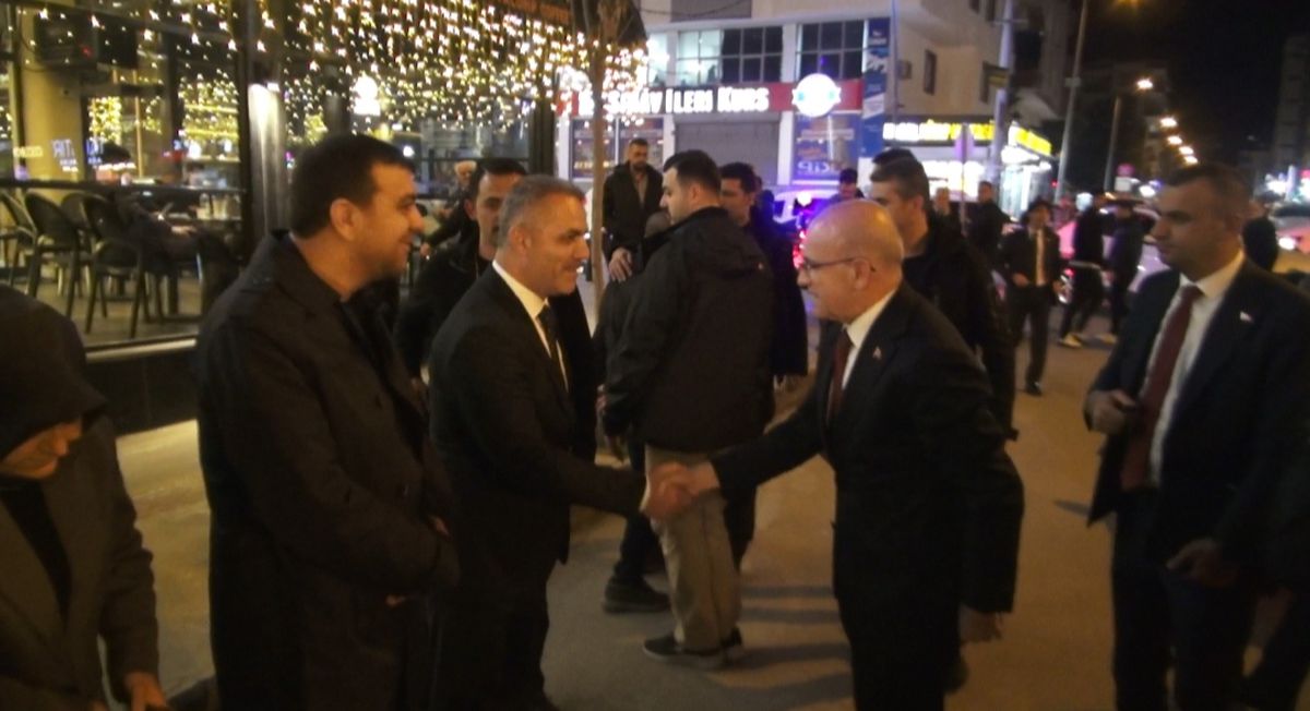 Mehmet Şimşek, AK Parti Batman İl Başkanlığını Ziyaret Etti
