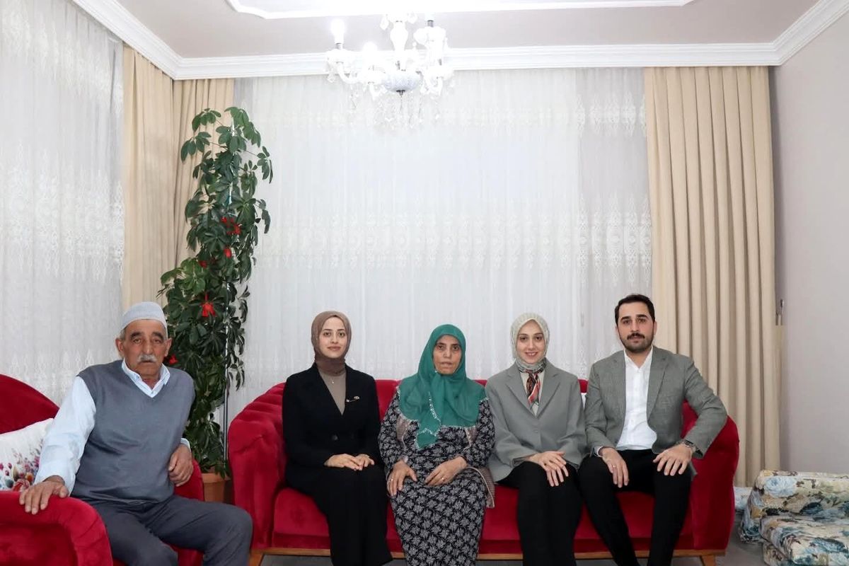 Tercan Kaymakamı Şehit Ailesine İftar Ziyareti Gerçekleştirdi