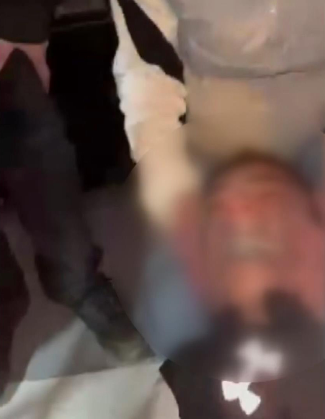 kucuk cocuk marketten aldigi koli bandiyla 19669607 1220 m