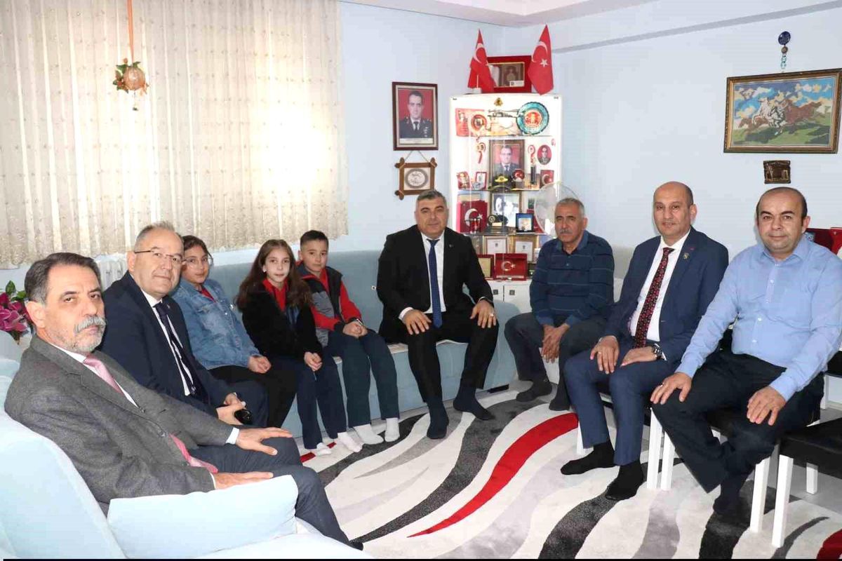 Öğrenci ve öğretmenlerden vefa dolu etkinlik