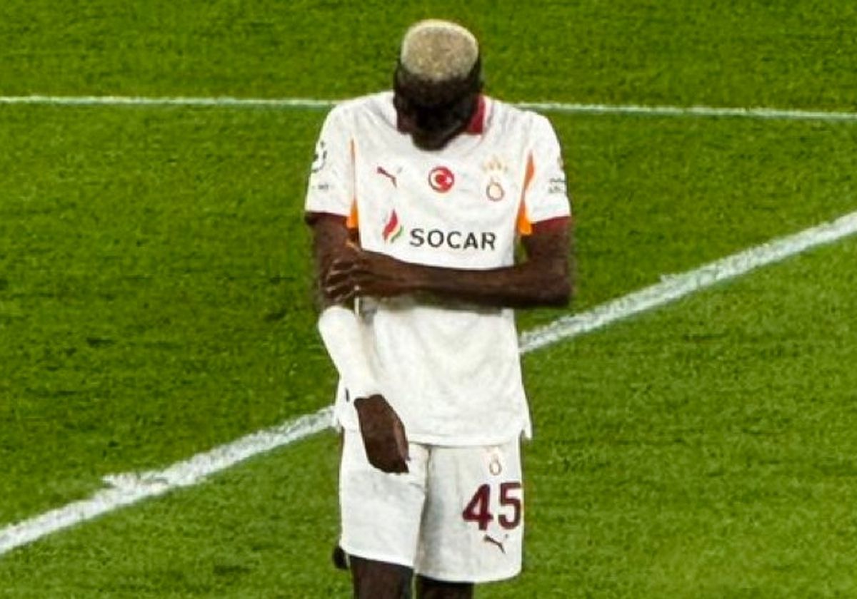 Osimhen sakatlandı mı, Osimhen'in kolu neden sargılı? Osimhen'in kolu kırıldı mı, çatladı mı(Liverpool Gal...