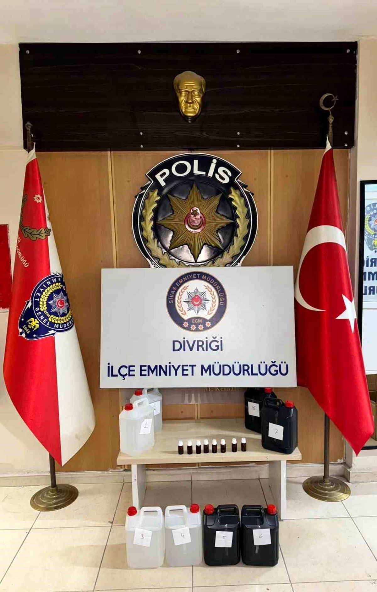 Sivas'ta polis ekipleri sahte alkole geçit vermedi