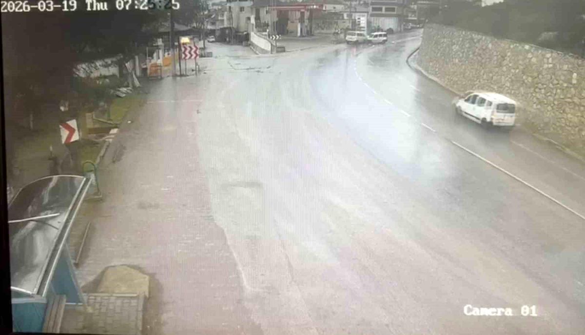 Bursa'da Bayram arifesinde feci kaza kamerada: 7 yaralı