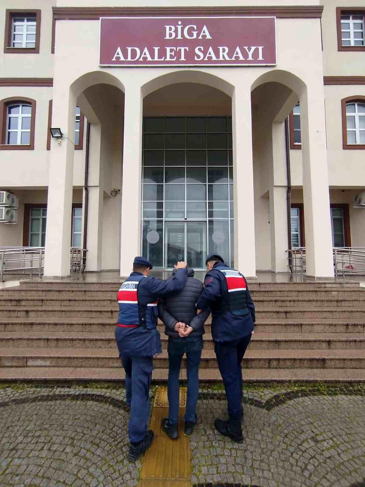 Bursa'dan uyuşturucu madde getirirken Çanakkale'de yakalandı