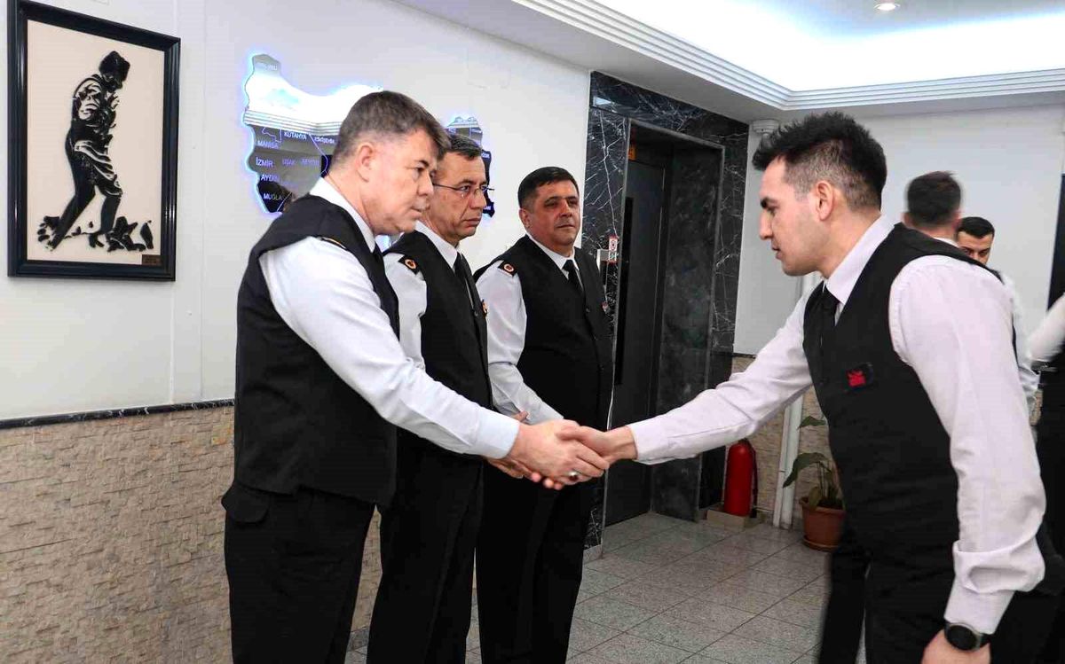 Bursa İl Jandarma Komutanı Tataroğlu personelle bayramlaştı