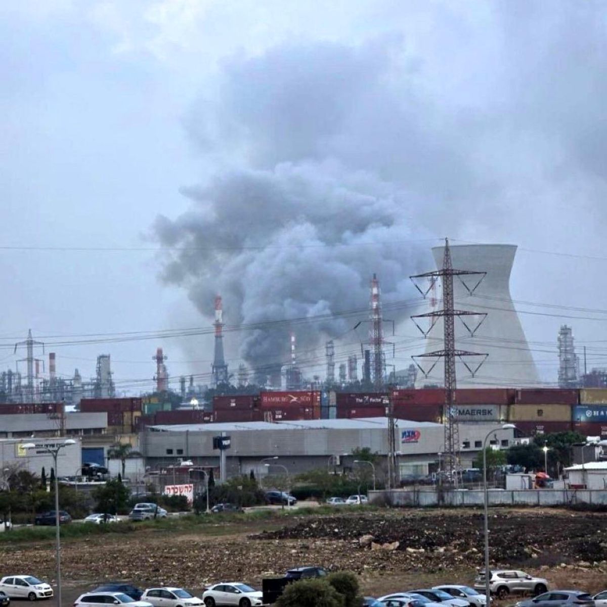 İran, İsrail'deki Hayfa Petrol Rafinerisi'ni hedef aldı