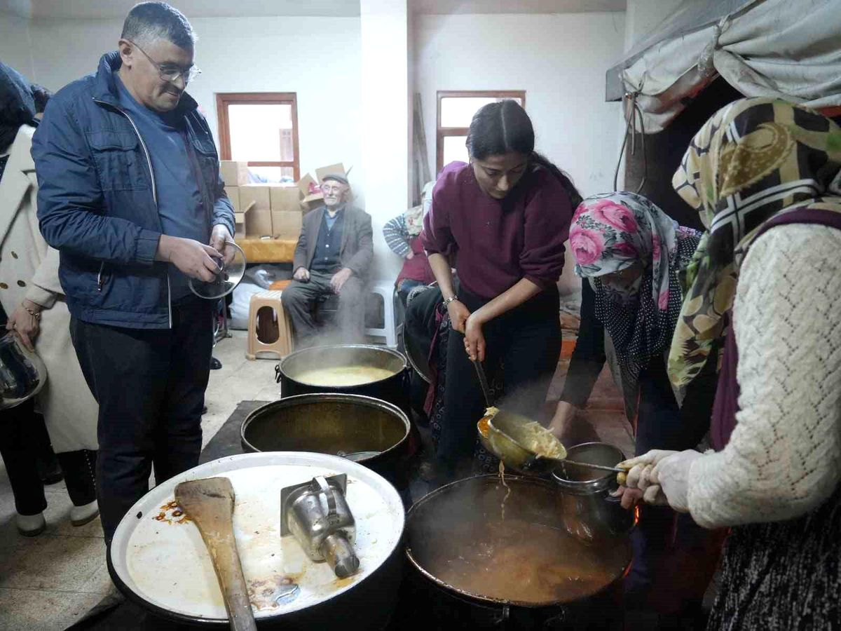Kastamonu'da 8 asırlık "tekke çorbası" geleneği bu yıl da yaşatıldı