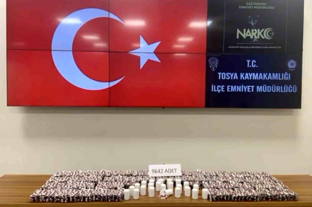 Kastamonu'da 9 bin 642 adet sentetik ecza hapı ele geçirildi
