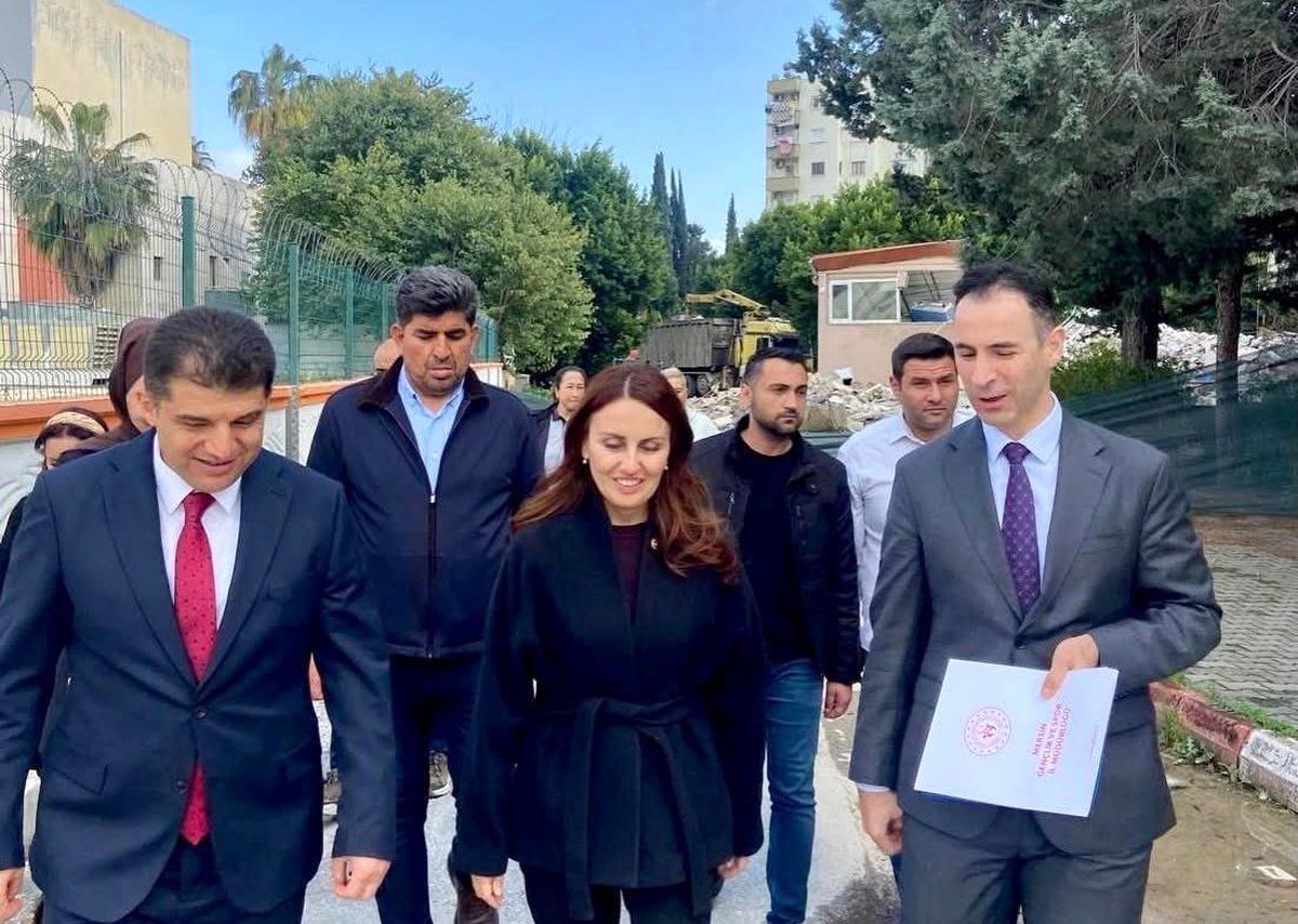 Tarsus'a 2 bin 500 kişilik spor salonu ve yüzme havuzu müjdesi