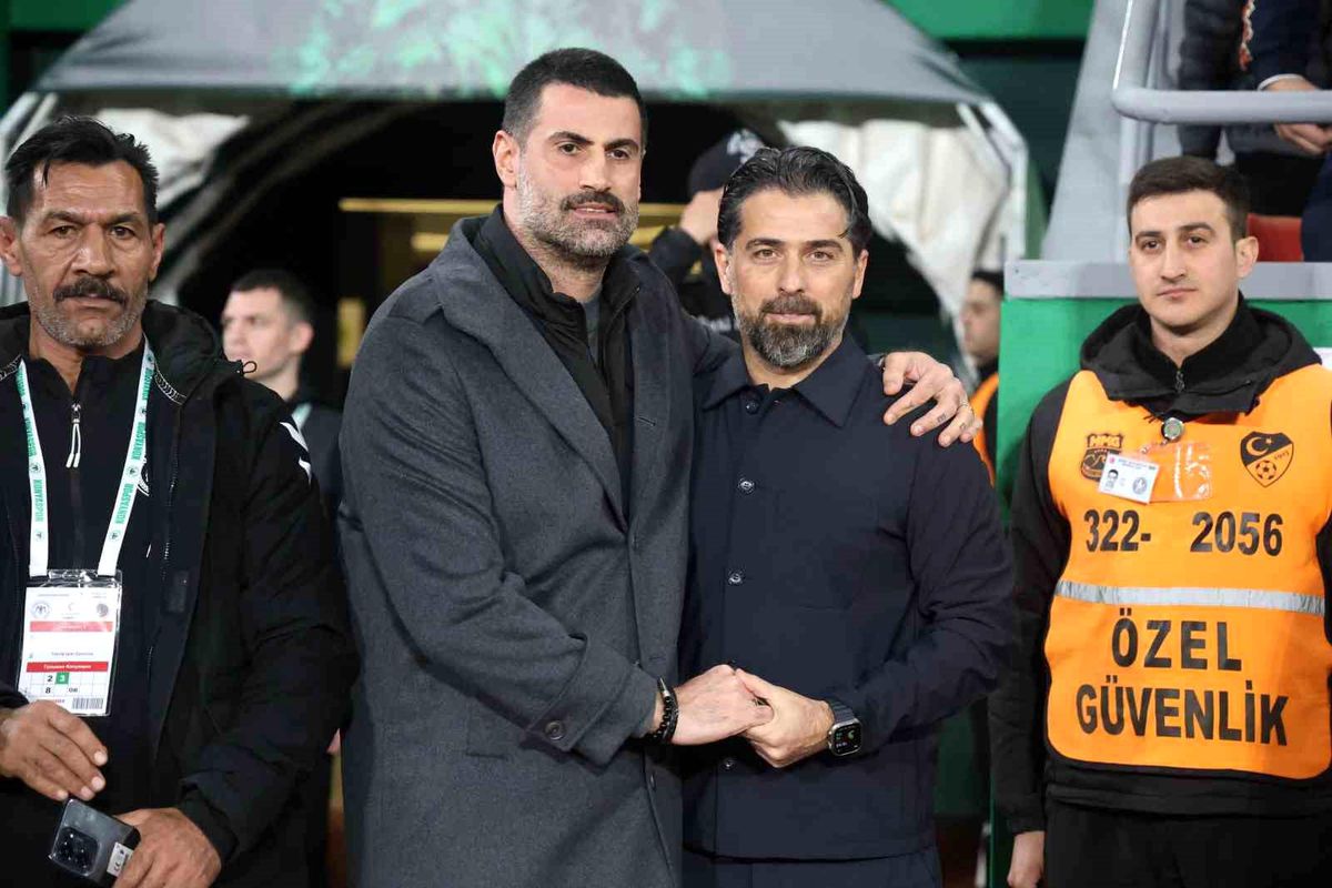 Trendyol Süper Lig: Konyaspor: 0 Gençlerbirliği: 0 (İlk yarı)
