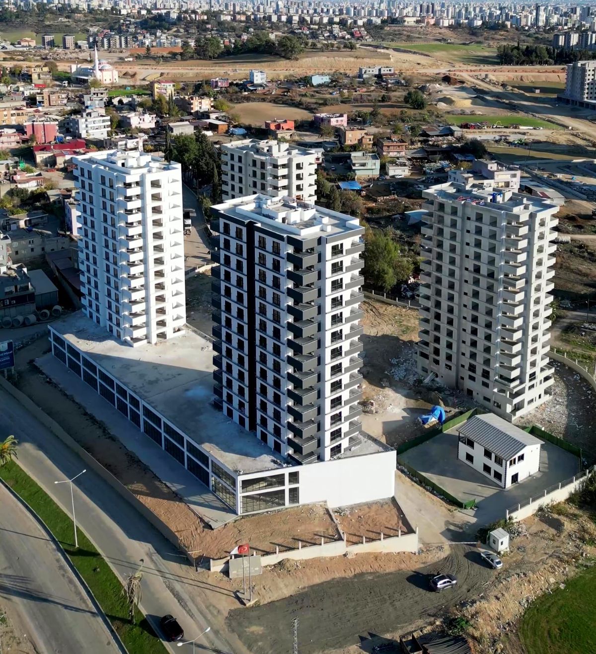 Turgay Canver ve Begüm Canver'den Adana'da modern ve sosyal donatılı yaşam projesi