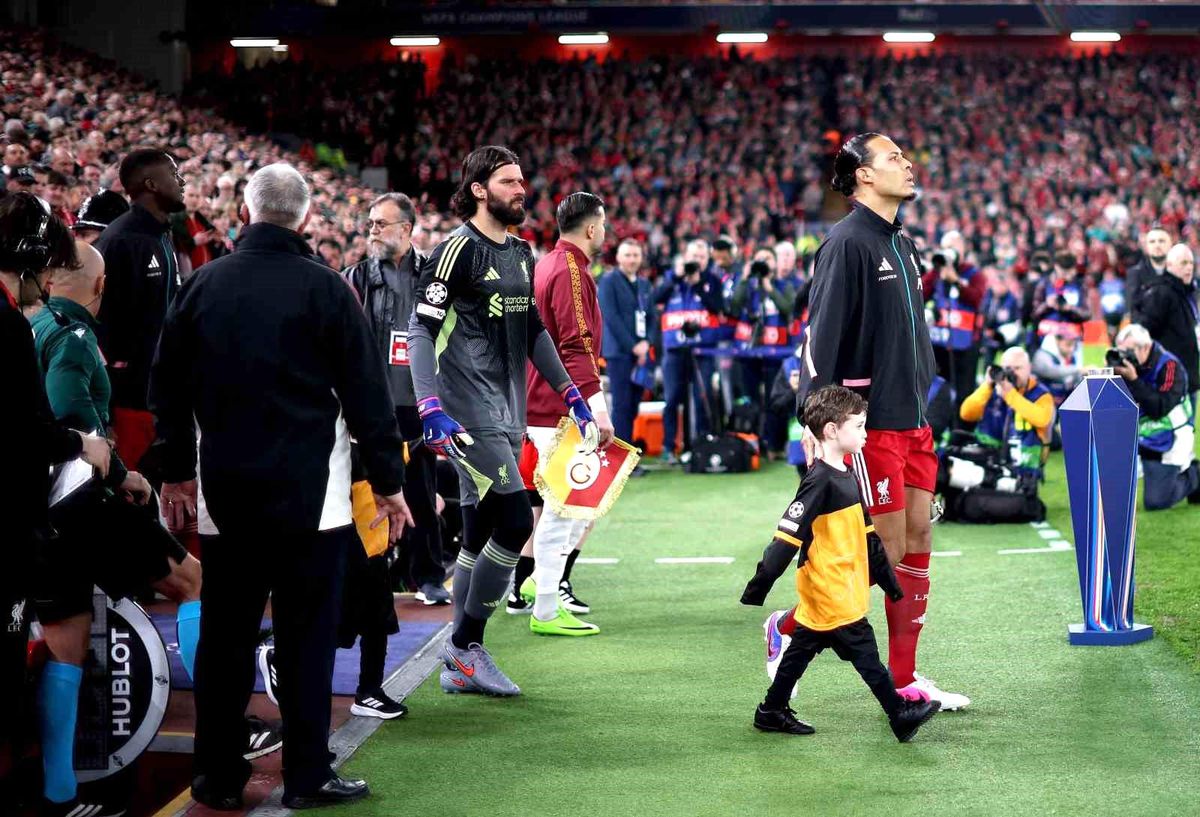 UEFA Şampiyonlar Ligi: Liverpool: 1 Galatasaray: 0 (İlk yarı)