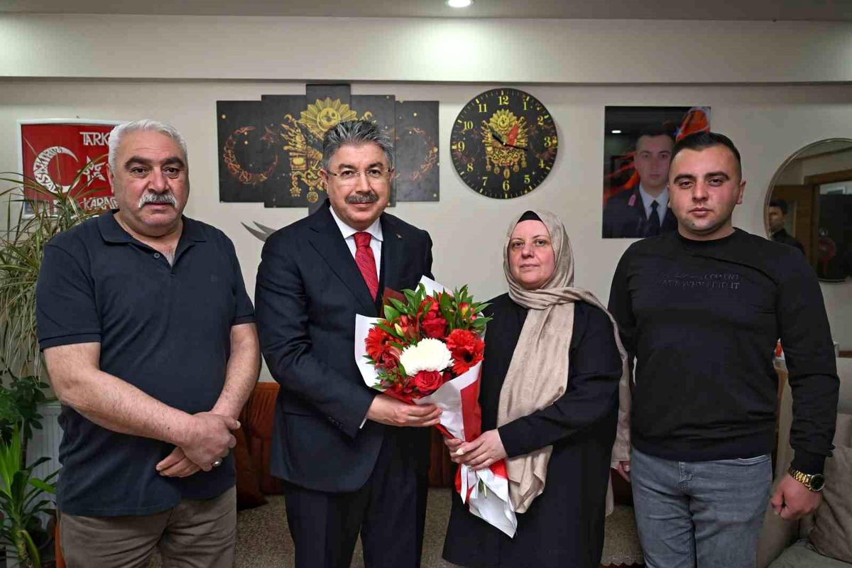 Vali Yılmaz'dan şehit Jandarma Uzman Onbaşı Tarkan Karaca'nın ailesine ziyaret