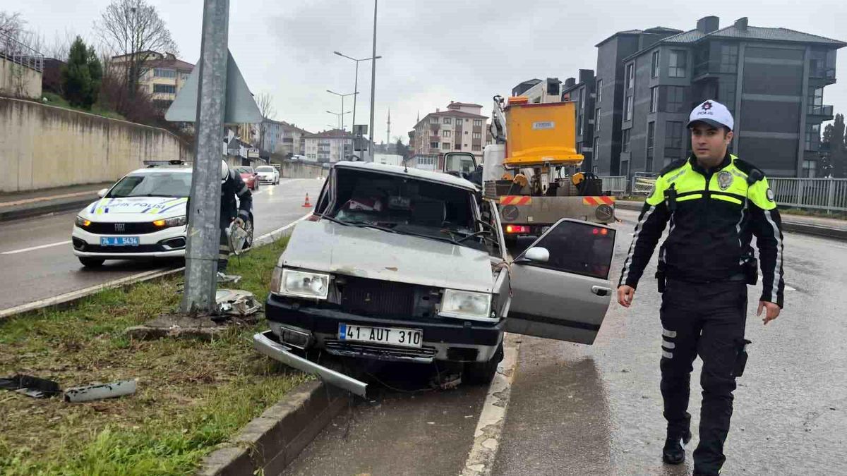 Aynı yolda 4 saat içerisinde 3 ayrı kaza: 5 yaralı