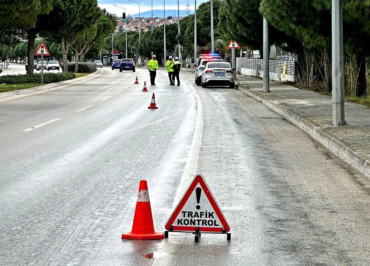 Çeşme'de bayramda trafik denetimleri sıklaştırıldı