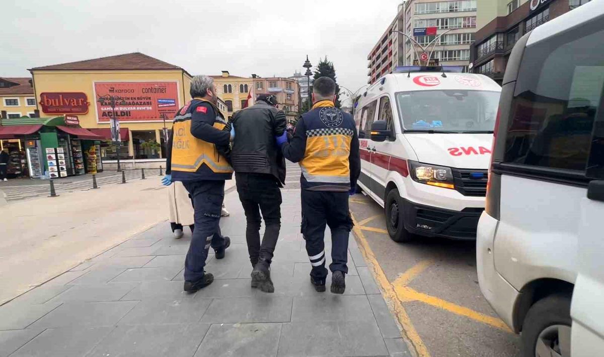 Dolmuşta fenalaşan yolcu hastaneye kaldırıldı