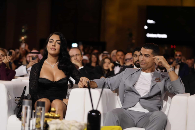 maddeler bomba ronaldo nun sevgilisiyle yaptigi 19673830 8722 m