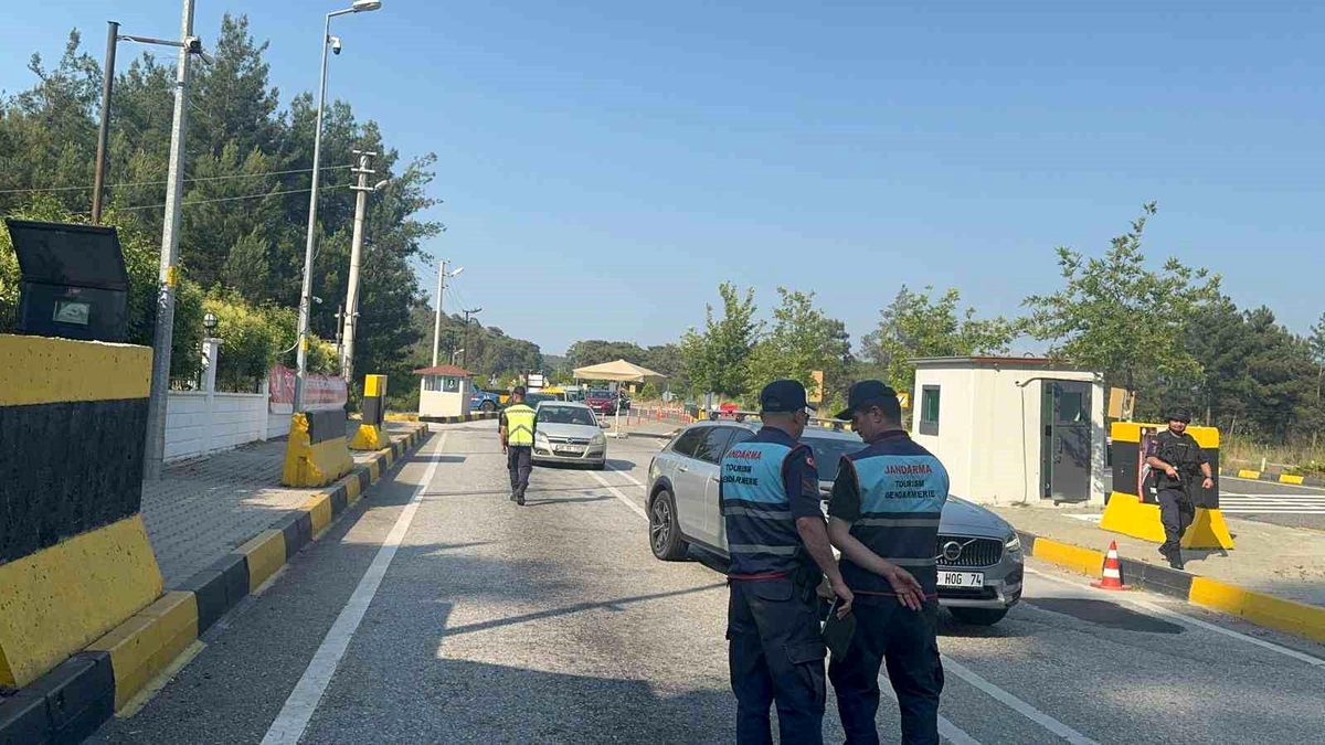 Marmaris'e bayram için 5 bin araç giriş yaptı