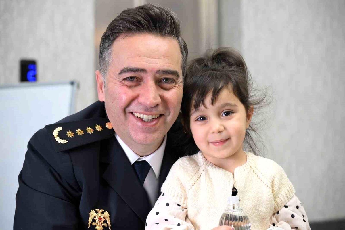 Ağrı Emniyet Müdürü Önder'den bayram mesaisindeki polislere ziyaret
