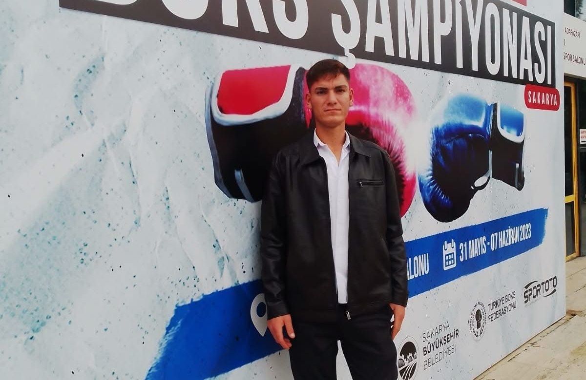 Bariyerlere çarpan otomobilin sürücüsü Emirhan öldü