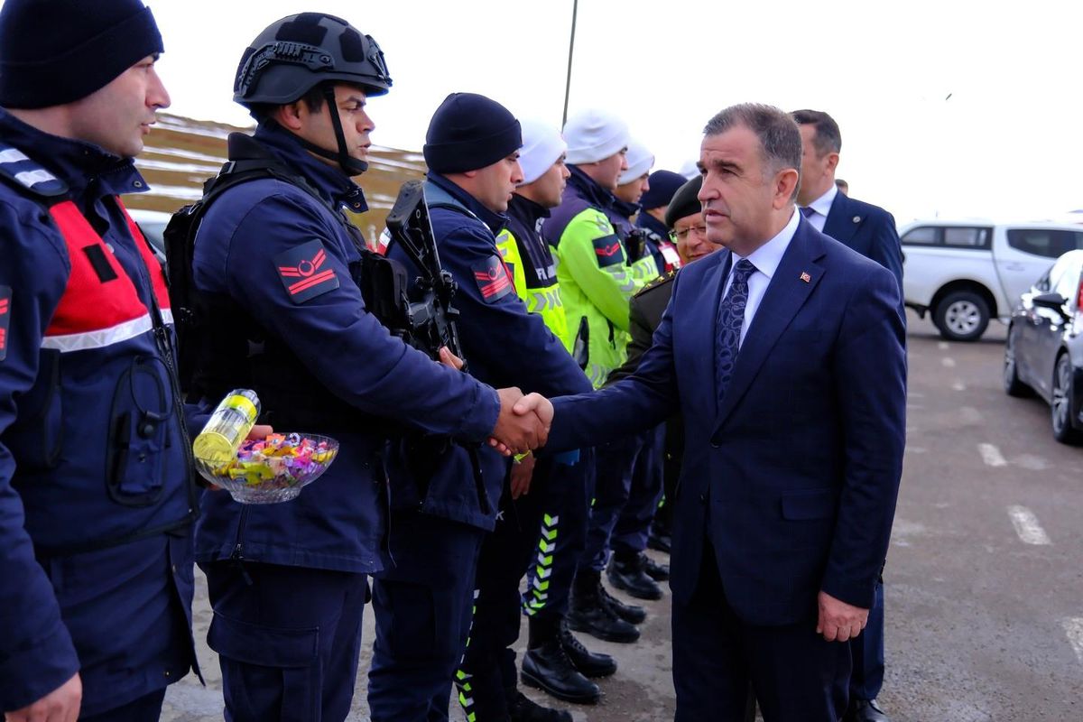 Bayburt'ta görev başındaki güvenlik güçlerinin bayramı kutlandı