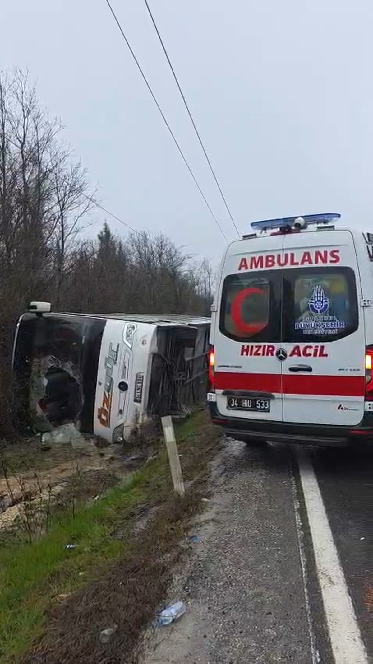 Çatalca'da otobüs devrildi; yaralılar var