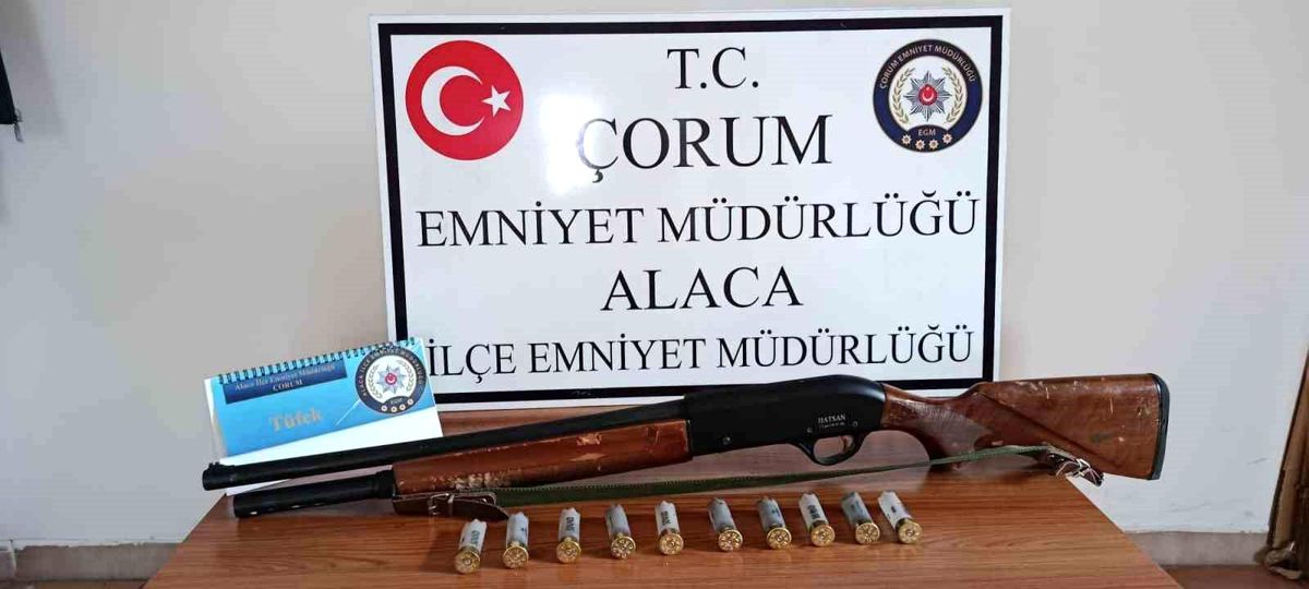 Çorum'da evinin penceresinden ateş açan şahıs polisleri harakete geçirdi
