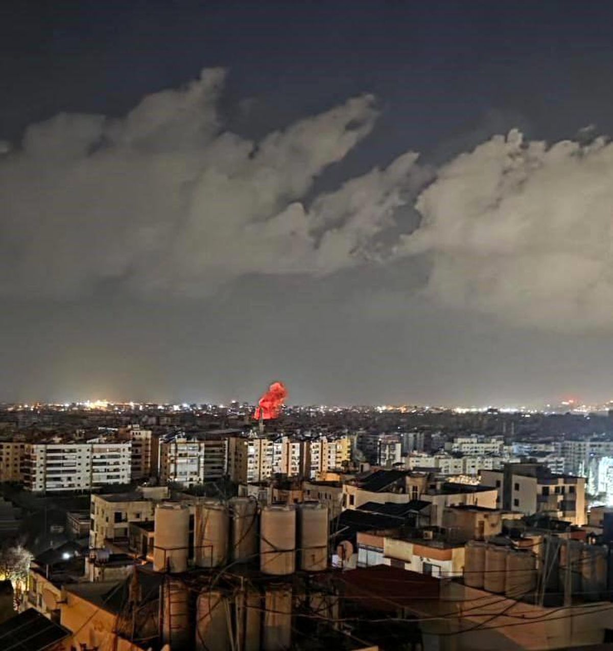 İsrail'den Beyrut'taki Hizbullah hedeflerine yeni saldırı dalgası