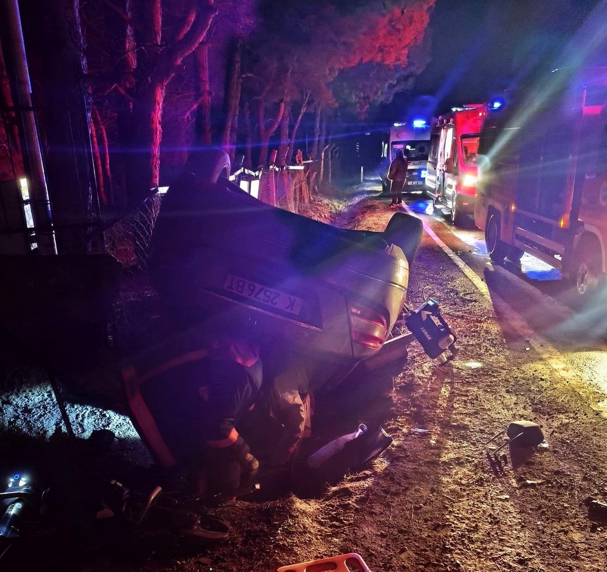 Keşan'da takla atan otomobilde 5 kişi yaralandı